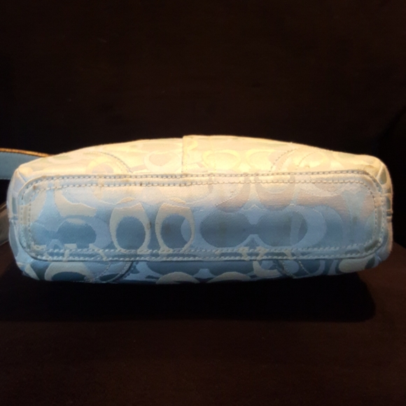 Coach shoulder bucket crossbody pocketbook - Picture 2 of 6